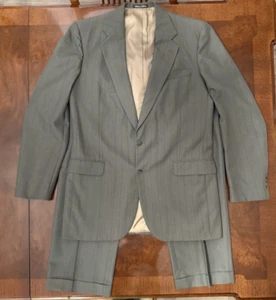 Stafford Men's 2-Piece Suit Gray Striped 42-XL Jacket 34" Waist Pants - Picture 1 of 9