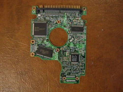 IBM DARA-206000 MLC:F42375 PN:031L9876 (25L1704 F42377A) 4.86gb 2.5" IDE PCB - Image 1 of 1