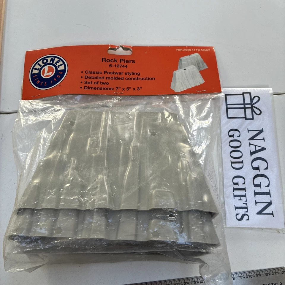 Lionel Rock Piers Set of 2 6-12744 O and O27