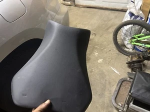 2013 suzuki gsxr600 front seat no rips - Picture 1 of 2