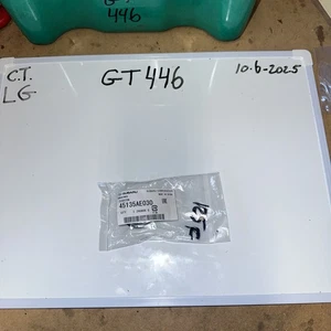 Cojín de montaje de radiador genuino Subaru 45135AE030 OEM NOS en paquete sellado - Imagen 1 de 3