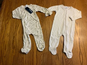 Gerber Baby (2 Stück) beige Sleep ’n Plays L/S ONSIES (6-9 Monate) neu mit Etikett - Bild 1 von 4