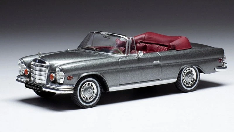 Mercedes 280 SE 3.5 Hochkuler W111 1969 Metallic Grey 1:43 IXO CLC457 - Immagine 1 di 1