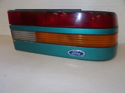 LUZ TRASERA LADO PASAJERO DERECHA MONTAJE LUZ VERDE AZULADO FORD PROBE 1989 -EXCEPTO GT Foto 1 de 4