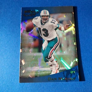 Dan Marino 2000 Quantum Leaf #149 Salón de la fama Miami Dolphins muy limpio afilado casi nuevo/muy bueno - Imagen 1 de 4