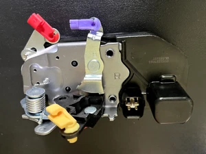 Door Lock Actuator For 01-07 Dodge Grand Caravan Town & Country - FRONT RIGHT - Picture 1 of 4