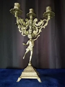 ANCIEN CANDELABRE CHANDELIER BOUGEOIR BRONZE DORE PUTTO ANGELOT OLD CANDELSTICK  - Photo 1/9