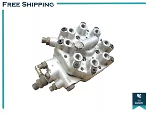 Mercedes-Benz 380SL 380SEL 500SEL 500SL 500SEC Fuel Distributor 0 438 100 111 - Picture 1 of 5