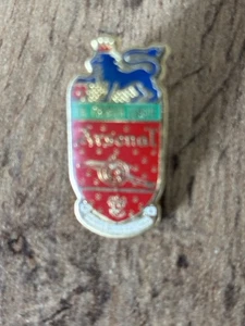 EPL ARSENAL VINTAGE ENAMLE PIN BADGE GUNNERS GOONERS HIGHBURY - Picture 1 of 2