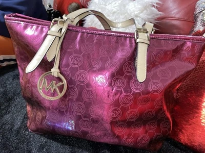 Michael Kors металлический сумка с короткими ручками.  - Изображение 1 из 4