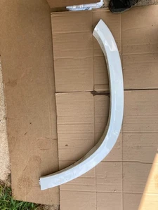 Mercedes-Benz GLS63 GLS580 Rear Right Wheel Arch White 2020 - 2024 A1678803409 - Bild 1 von 5