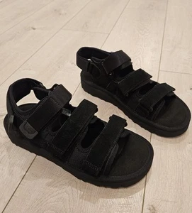NUOVO SANDALO UOMO UGG TAGLIA 8 GOLDENCOAST MULTISTRAP NERO MADE IN VIETNAM - Foto 1 di 5