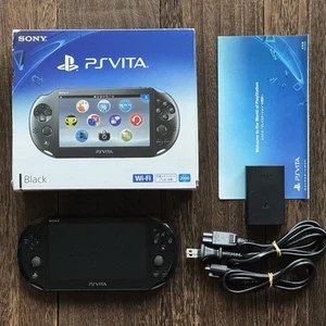 Sony PlayStation PS Vita Slim Black System PCH-2000 completo di scatola CIB + 8 GB JP - Foto 1 di 21