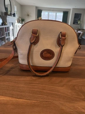 Bolso Cartera Dooney and Bourke Vintage Norfolk en Cuero Crema Foto 1 de 4