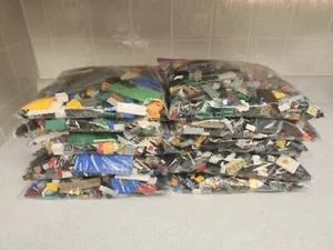 LEGOS BY THE POUND! Huge Variety! GREAT VALUE!! - Picture 1 of 4