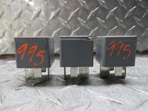 2013 FORD FOCUS FUSE RELAY 3PCS V23136-J4-X62 - Picture 1 of 4