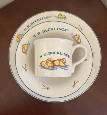 Prato e tigela vintage infantil Pfaltzgraff M.R. Conjunto de grés Patinhos - Imagem 1 de 4