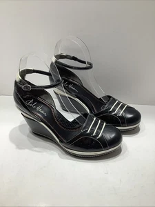 Cole Haan NikeAir Sandals Womens Sz 7B Black Wedge Closed Toe Buckle Strap Exc - Picture 1 of 6