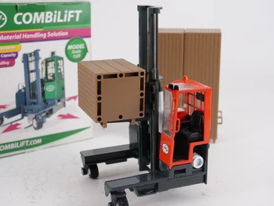 Combilift 1/25 Carrozza Elevatore Rosso - Immagine 1 di 4