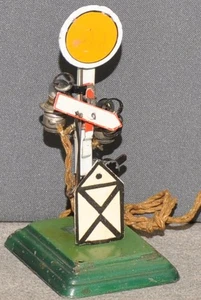 Märklin 2316 B Dreibegriff-Vorsignal beleuchtet von 1934 a Spur 0 + 1 - Picture 1 of 1