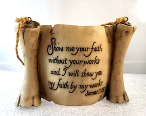 Skulptur Stein Harz Schriftrolle Jakobus 2:18 Bibelvers auf Werken 4,5"×3,25" - Bild 1 von 4