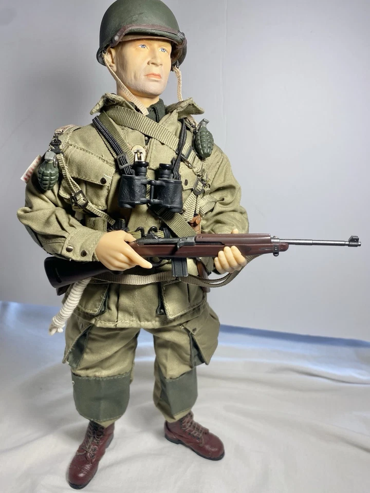 WW2 American Infantry Die Cast: Rifleman 1/6 Soldier Dragon Model M1 Carbine - Image 1 of 4