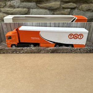 Corgi 59522 Super Haulers Scania Curtainside TNT Global Express Logistics 1:64 - Picture 1 of 9