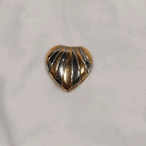 Vintage 2 Tone Striped Heart Shaped Scarf Blouse Sweater Clip - Picture 1 of 5