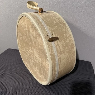 Vintage Samsonite Suitcase Shwayder Round Hat Box Train Hard Case 18" Beige - Image 1 of 4
