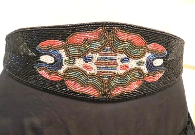 Antigo e NOVO Cinto de Contas Pretas, Motivo Art Nouveau, na caixa original, tamanho M - VEJA! - Imagem 1 de 4