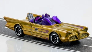 Classic TV Series Batmobile / Gold / Hot Wheels / 2022 - Picture 1 of 2