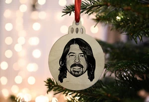 David Grohl Engraved on a Christmas Tree Decoration Secret Santa, Foo Fighters - Picture 1 of 2