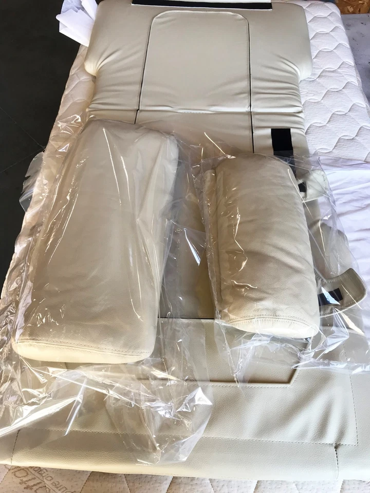 HUMAN TOUCH PERFECT CHAIR ZERO GRAVITY RECLINER PADS Ivory Leather Defect #5 - Image 1 of 4