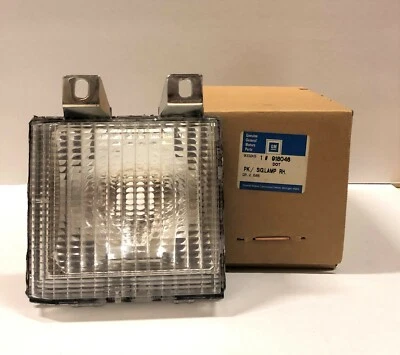 Genuine GM Lamp #918046 - Passenger Side - Image 1 of 4