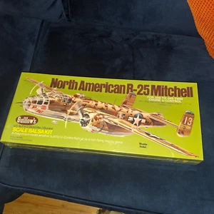#805*SELLADO DE FÁBRICA*KIT DE MADERA DE BALSA GUILLOWS"NORTEAMERICANA B 25 MITCHELL" 26,5"W - Imagen 1 de 2