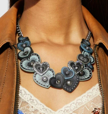  COACH * $295 NUEVO CON ETIQUETAS * Collar Cuero SWAROVSKI Corazones Apliques 3D Brillo 29532 Foto 1 de 4