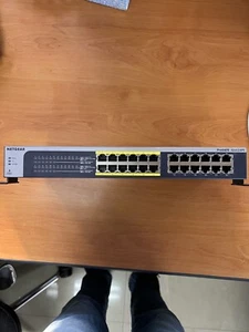 NETGEAR ProSAFE 24-Port Gigabit Managed Switch w/12 PoE Ports 100W (JGS524PE) - Picture 1 of 4
