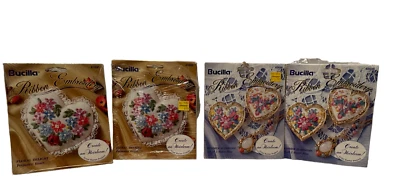 Lote 4 Prendedores Corazón Flores Verano Floral Bordado Cinta Bucilla 1994 Foto 1 de 4