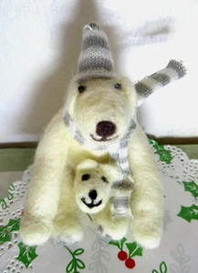 Sass and Belle Gorgeous Mama Polar Bear and Baby. Tree Hanging Decoration. - Picture 1 of 6