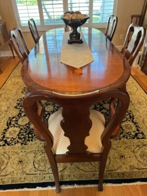 Impresionante Juego de Mesa de Comedor y 6 Sillas Madera con Inserto de Hoja Foto 1 de 4