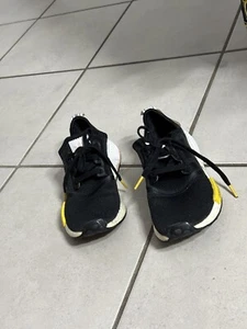 Adidas NMD R1 schwarz/weiß/gelb Schuhe Gr. 4 - Bild 1 von 10