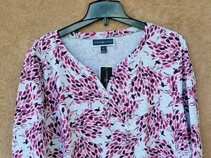 *NEW* Karen Scott Burgundy Print on Light Gray Top 3/4 Sleeve Henley Neck - Picture 1 of 20