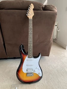 electric guitars - Picture 1 of 4