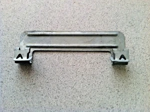 01-07 MERCEDES-BENZ W203 C230 C320 C-CLASS ~ FRONT WINDOW REGULATOR BRACKET - Bild 1 von 1