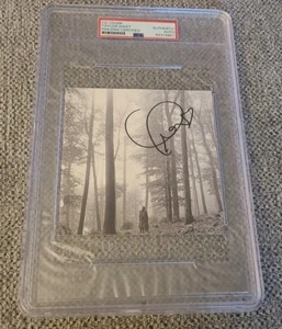 TAYLOR SWIFT SIGNED FOLKLORE CD COVER PSA/DNA CERTED #84316851 SLABBED CASE WOW - Picture 1 of 5