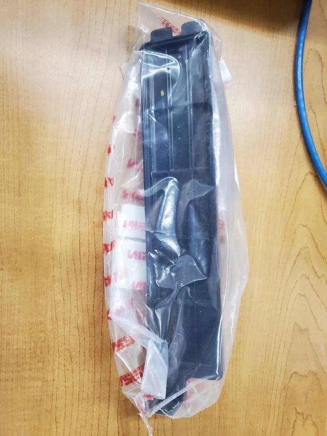 Cubierta de filtro de aire original Nissan 27276-6LE0A Foto 1 de 1