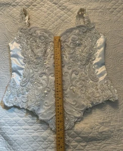 Satin Spitze und Perlen Mieder Rest - Bild 1 von 13