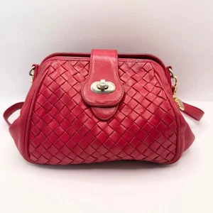 Bolso de Hombro Bottega Veneta Cuero Rojo Cierre Intrecciato Moda Accesorio Dorado - Imagen 1 de 12