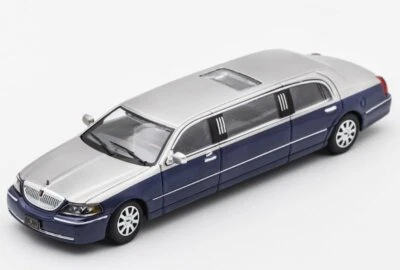 LINCOLN Town Car - Stretch Limousine  - silver / blue - GCD 1:64 - Immagine 1 di 4