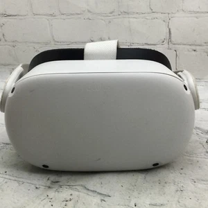 Oculus Quest 2 Standalone All-in-One VR Headset KW49CM - Picture 1 of 6